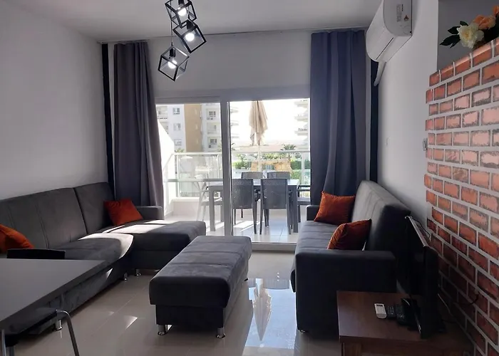 Apartment Pool View With Facilities Larnaka