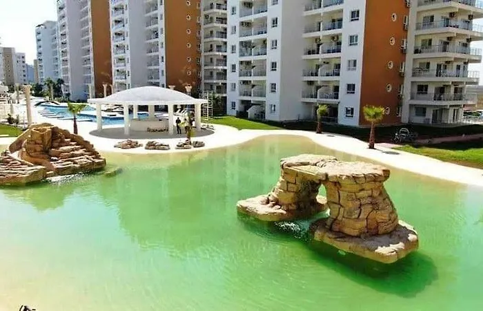 Apartment Pool View With Facilities