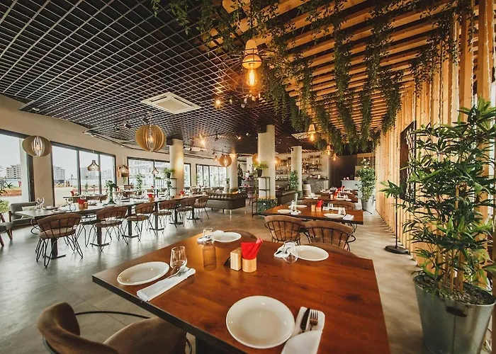 Pool View With Facilities Apartament