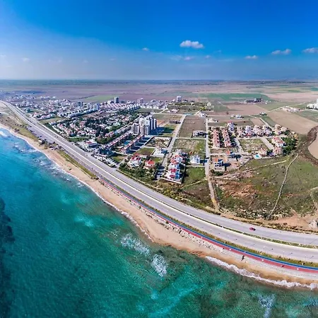 Pool View With Facilities Larnaca