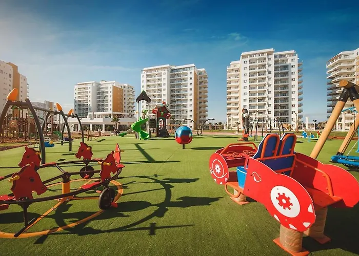 Pool View With Facilities Larnaca