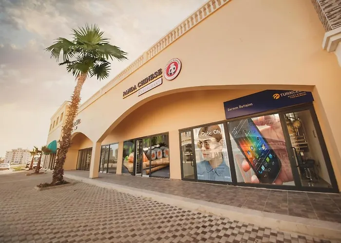 Pool View With Facilities Larnaca